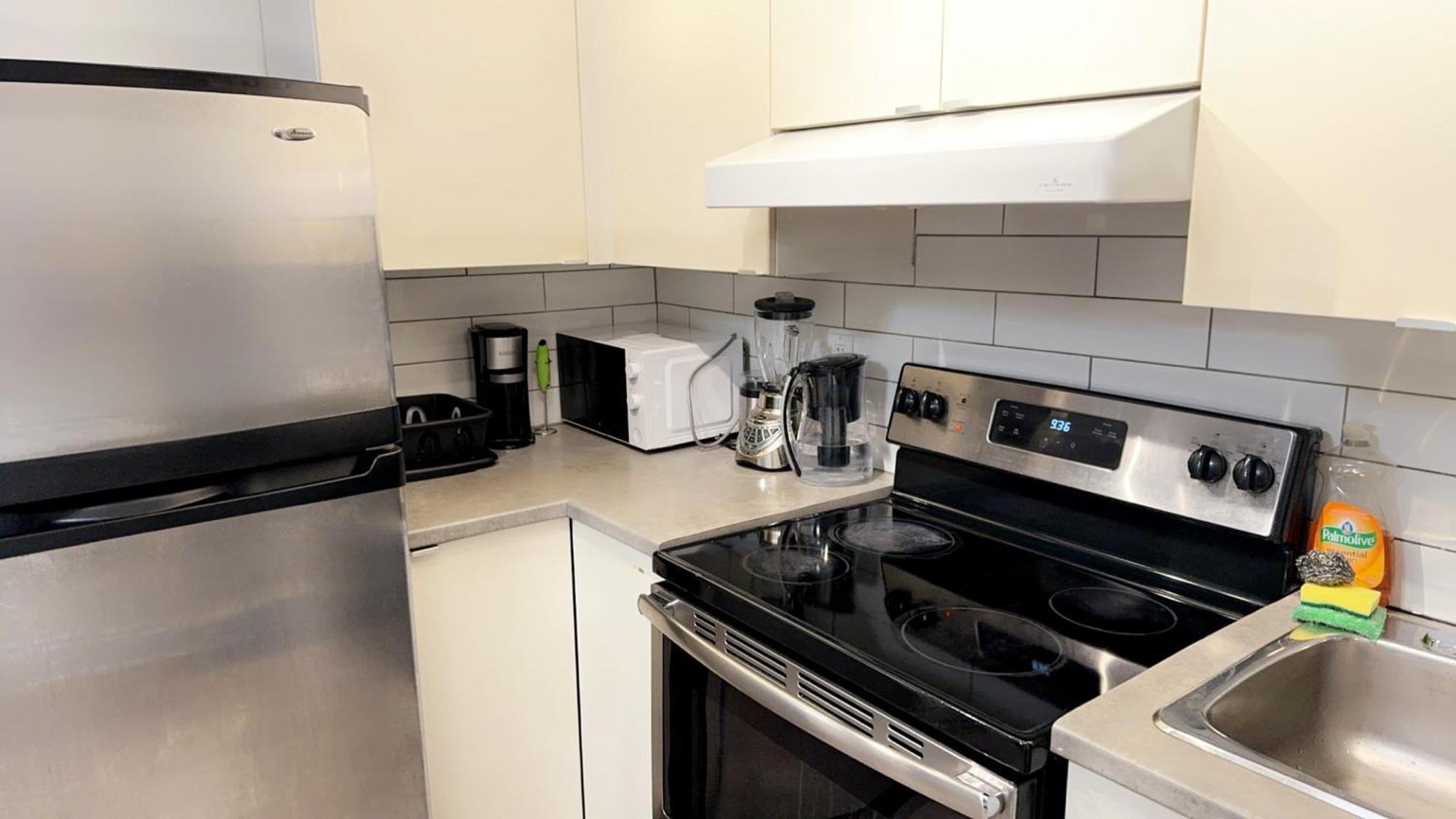 Apartment Bright And Spacious Basement Unit In