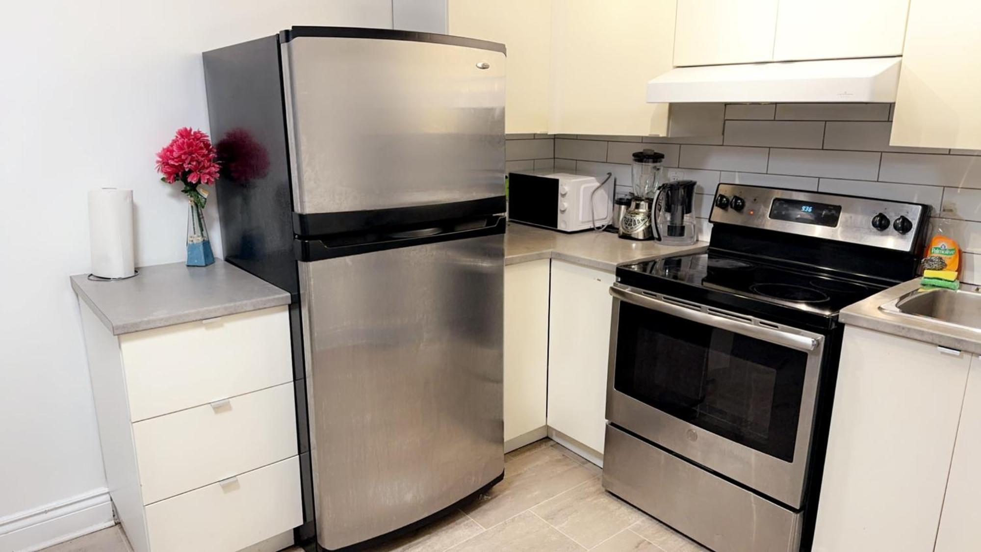 Apartment Bright And Spacious Basement Unit In *