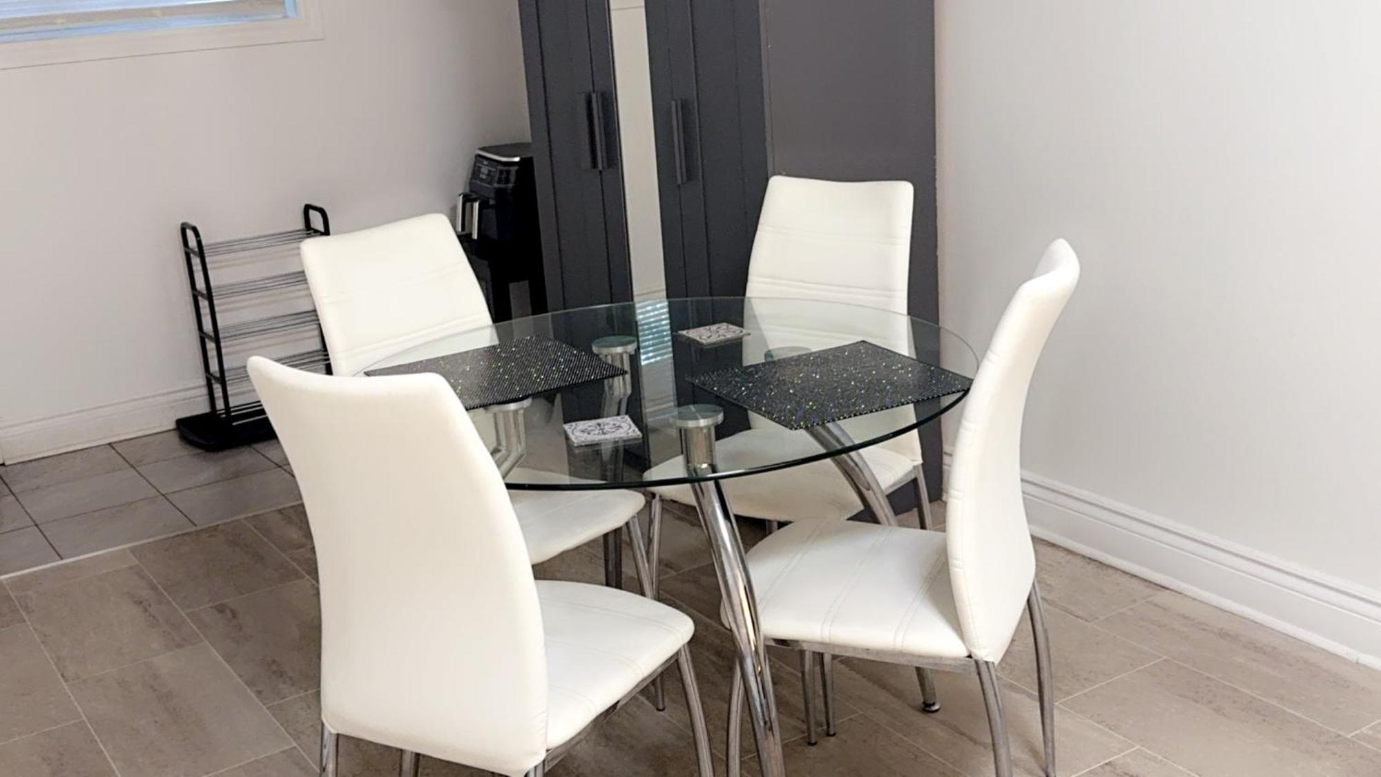 Bright And Spacious Basement Unit In * Montreal